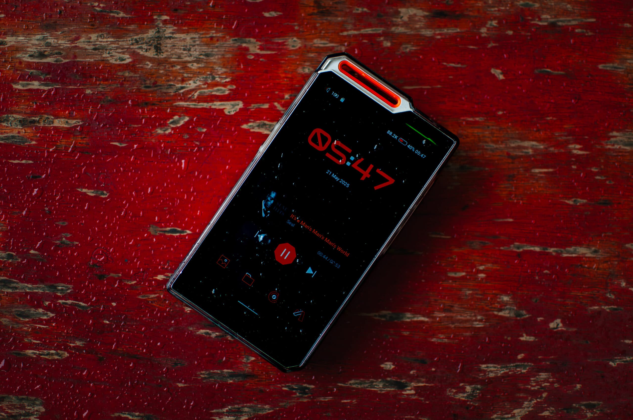 HiBy R4 Review – Cyberpunk Beats In Your Pocket