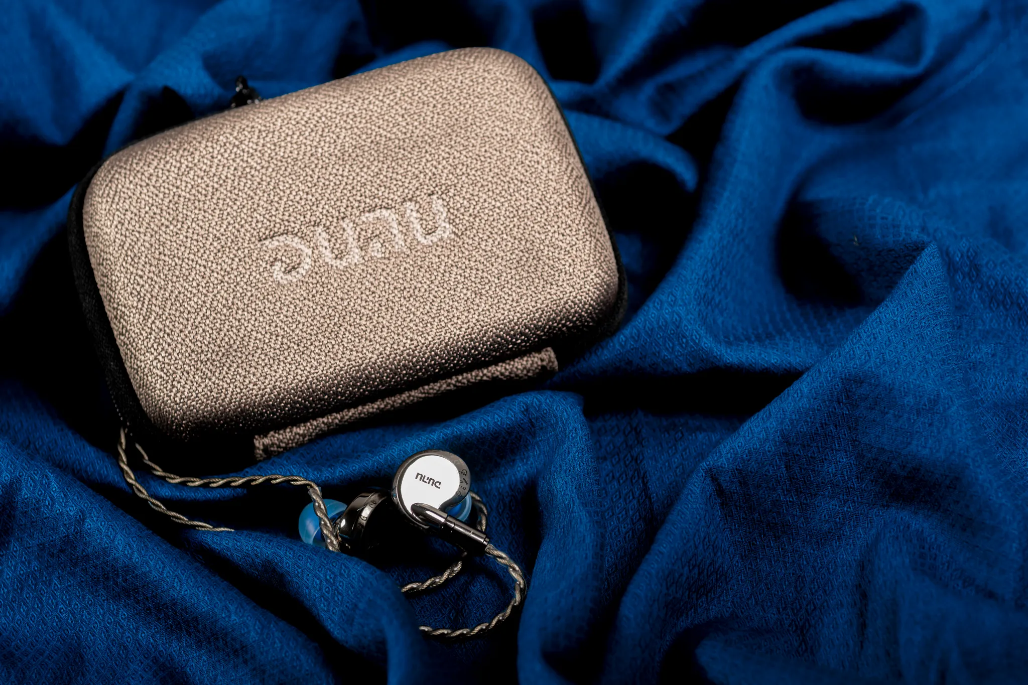 ARIF7239-Enhanced-NR.jpg dunu falcon ultra_08