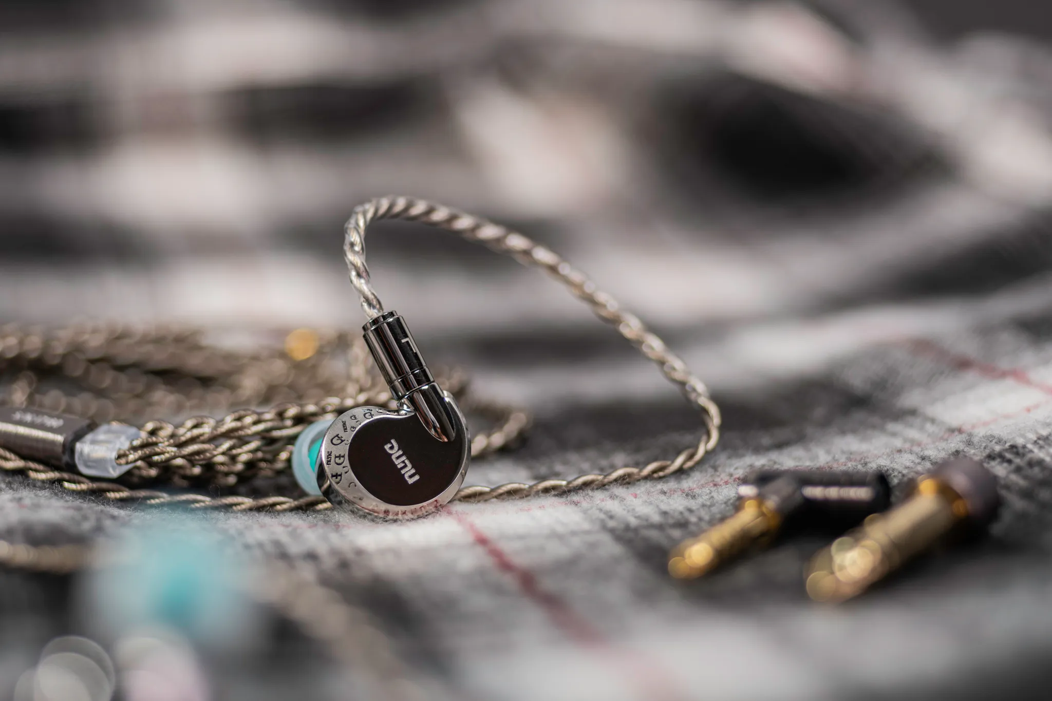 ARIF7206-Enhanced-NR.jpg dunu falcon ultra_21