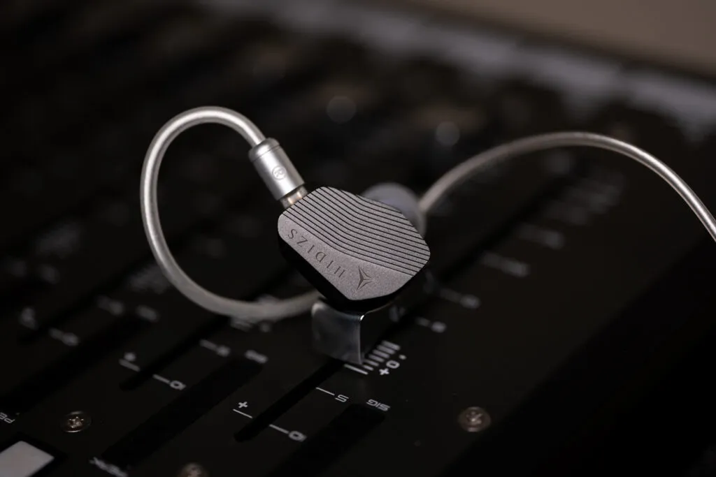 Hidizs MP143 Review: Warm and Smooth