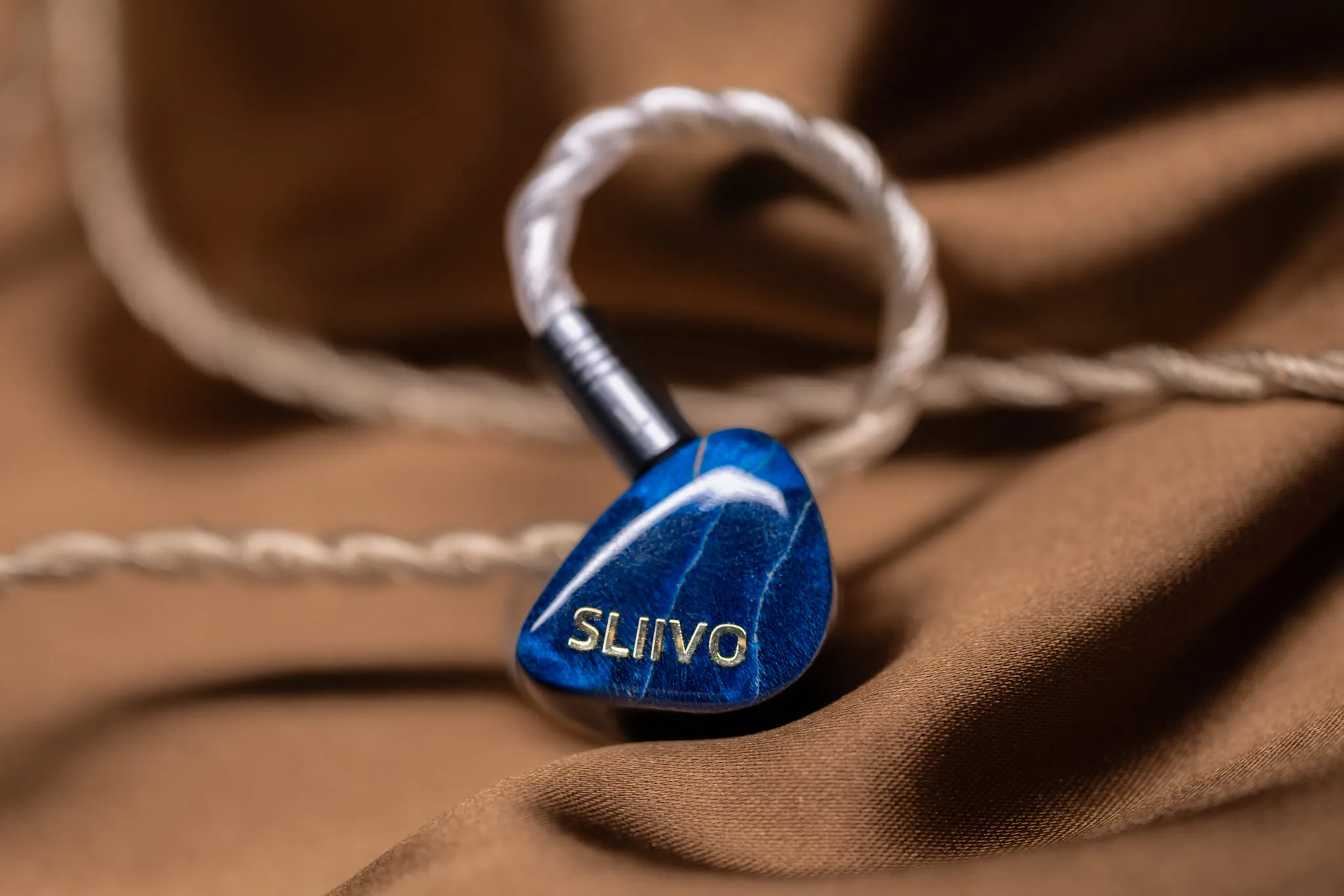 Huge congrats to MYER AUDIO for launching their official Facebook page! sliivo image
