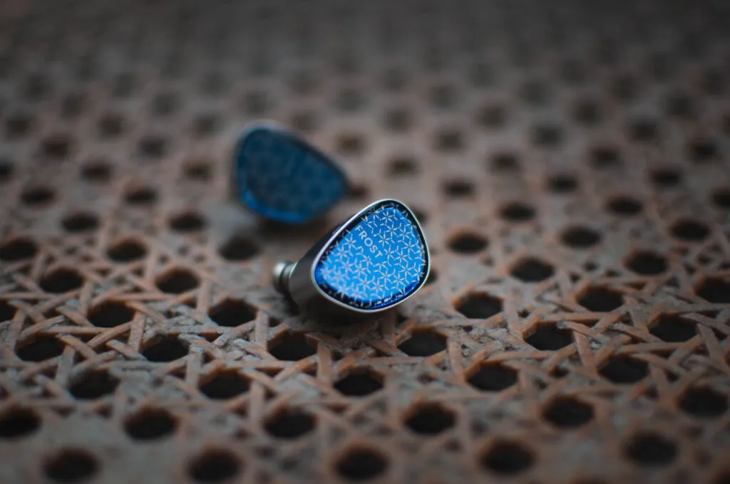 BQEYZ Frost Review || A Smooth Winter Symphony BQEYZ Frost