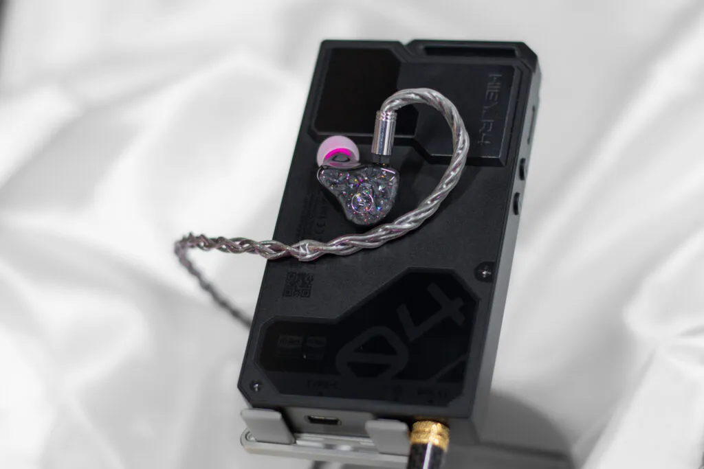 Ziigaat x Fresh Reviews Arete Review / A Perfect Balance Between Music & Gaming Ziigaat x Fresh Reviews Arete Review / A Perfect Balance Between Music & Gaming