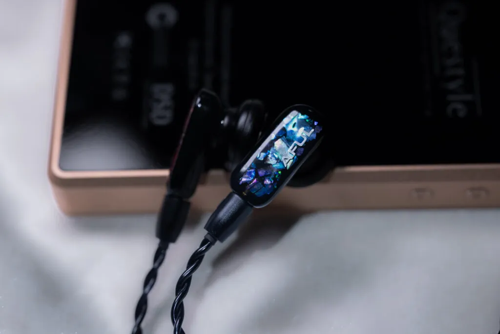 AFUL PolarNight Review / A Musical MiNi Headphone AFUL PolarNight Review / A Musical MiNi Headphone