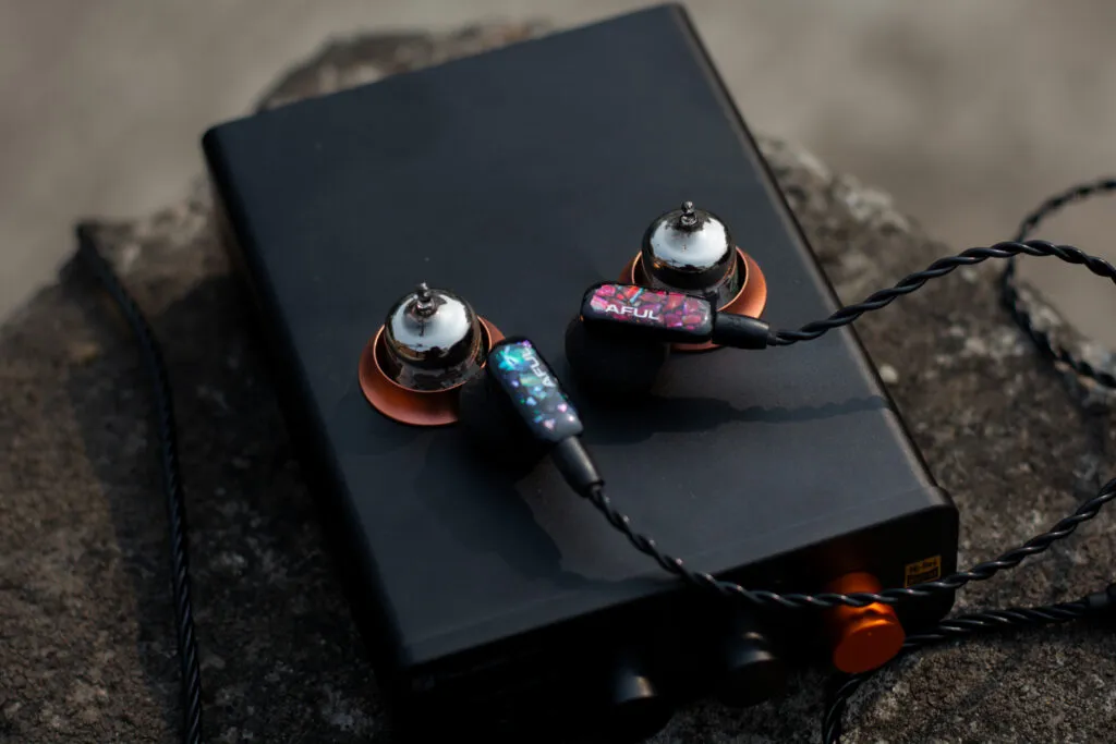 AFUL PolarNight Review / A Musical MiNi Headphone AFUL PolarNight Review / A Musical MiNi Headphone