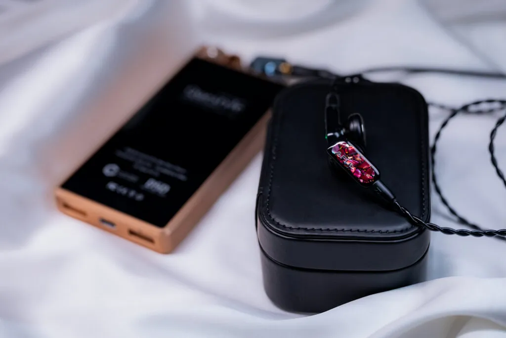 AFUL PolarNight Review / A Musical MiNi Headphone AFUL PolarNight Review / A Musical MiNi Headphone