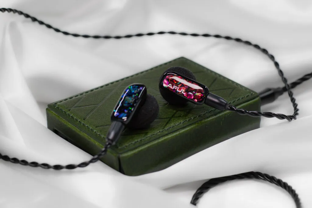 AFUL PolarNight Review / A Musical MiNi Headphone AFUL PolarNight Review / A Musical MiNi Headphone