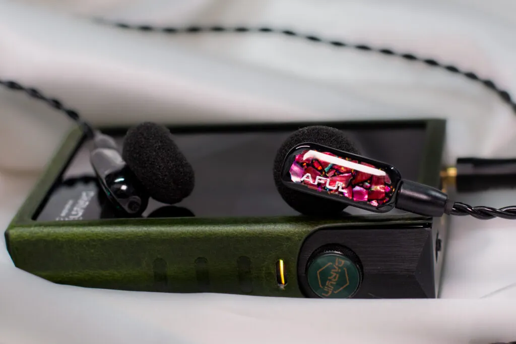 AFUL PolarNight Review / A Musical MiNi Headphone AFUL PolarNight Review / A Musical MiNi Headphone