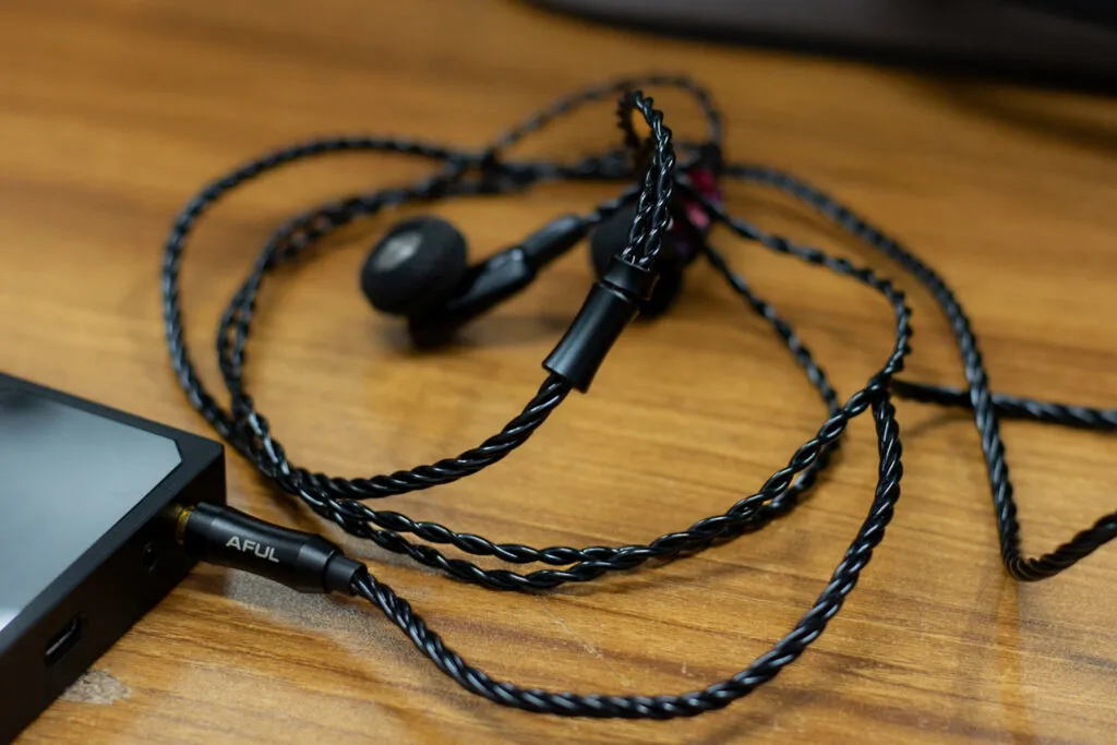 AFUL PolarNight Review / A Musical MiNi Headphone AFUL PolarNight Review / A Musical MiNi Headphone