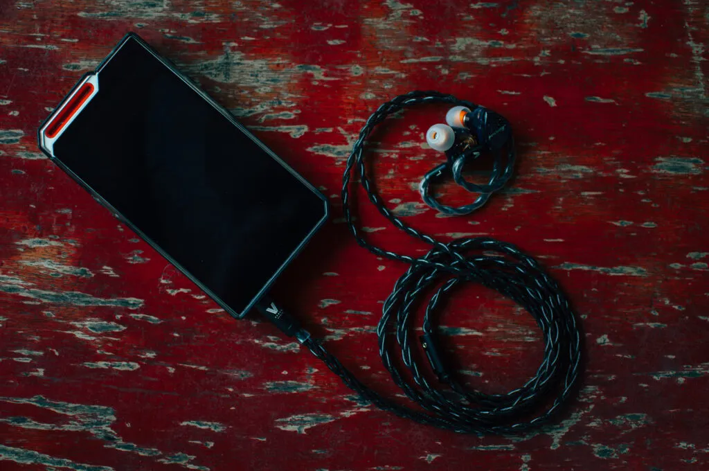 HiBy R4 Review – Cyberpunk Beats in Your Pocket HiBy R4