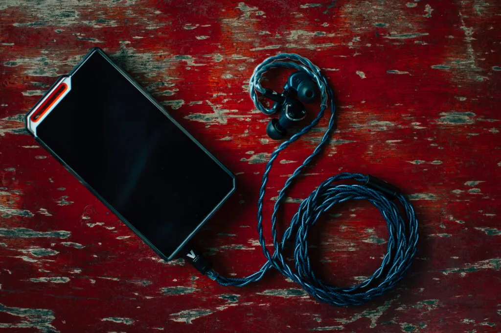 HiBy R4 Review – Cyberpunk Beats in Your Pocket HiBy R4
