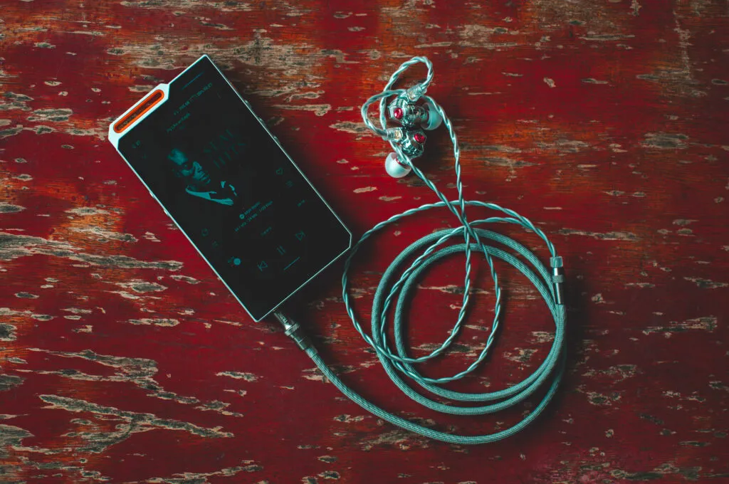 HiBy R4 Review – Cyberpunk Beats in Your Pocket HiBy R4