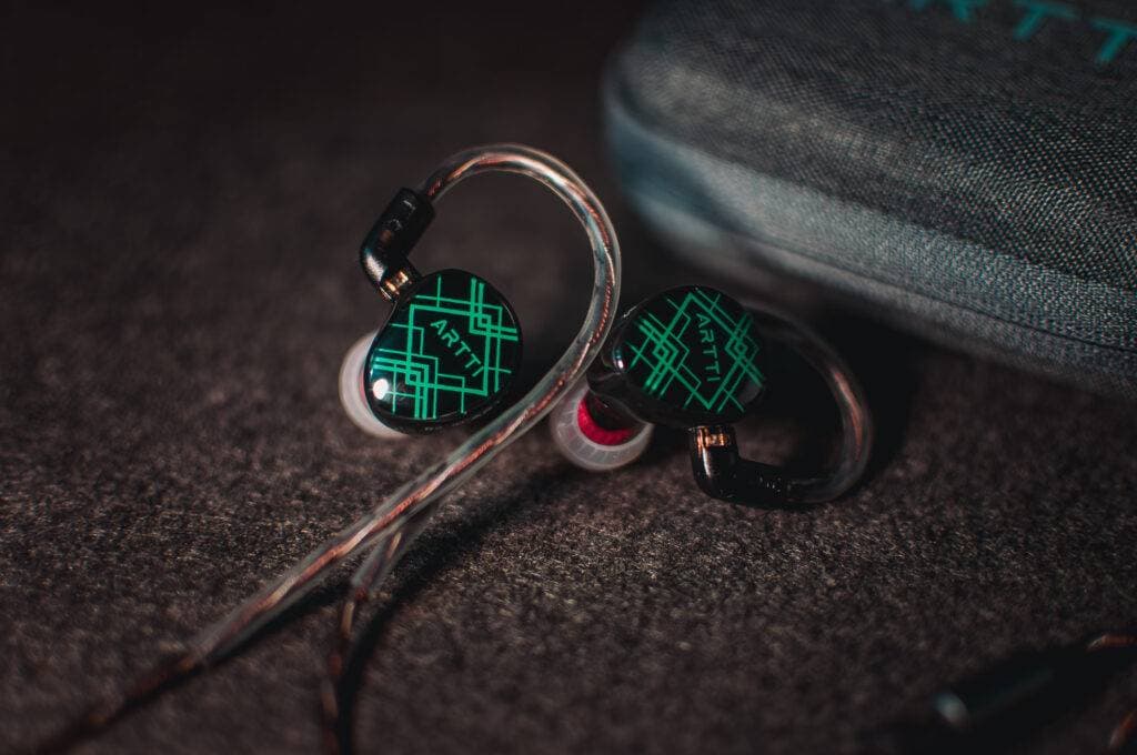 Artti R2 Review – A Warm Yet Technical Budget IEM? NIK 4175 Enhanced NR