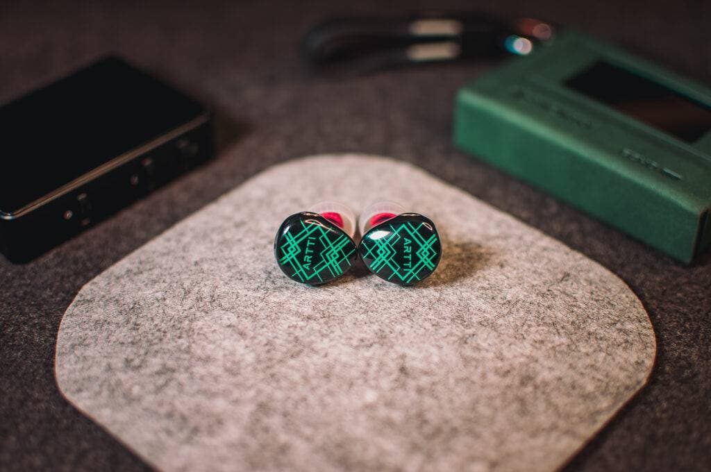 Artti R2 Review – A Warm Yet Technical Budget IEM? NIK 4198 Enhanced NR