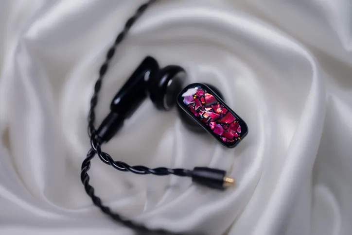 AFUL PolarNight Review / A Musical MiNi Headphone