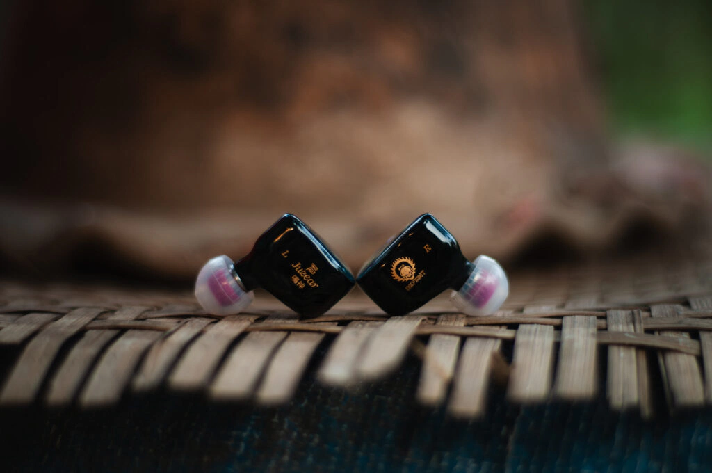 Juzear x Z Reviews Defiant